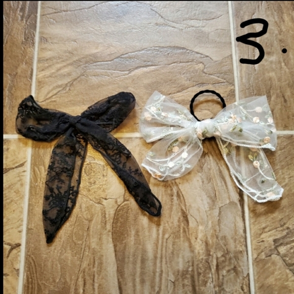 Various hair accessories - Picture 4 of 12